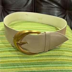 Vintage Laurel Elegant Beige Belt with Gold Buckle - made in Italy 🇮🇹